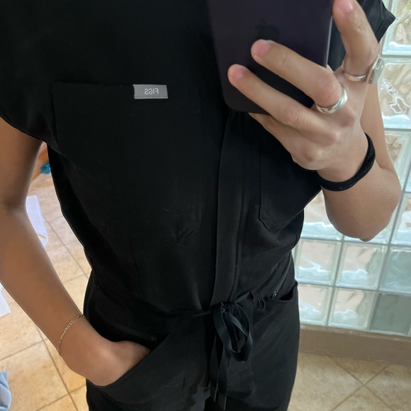 Figs Rafaela cargo scrub jumpsuit - Picture 2 of 5